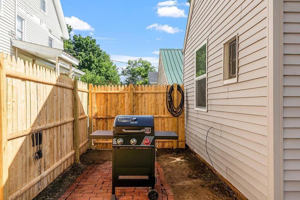 New!! Lovely Unit W/ Private Hot Tub And Patio! Laconia Exteriör bild