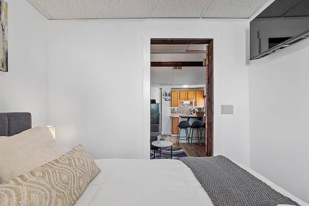 New!! Lovely Unit W/ Private Hot Tub And Patio! Laconia Exteriör bild