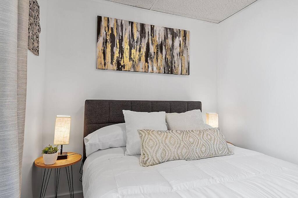 New!! Lovely Unit W/ Private Hot Tub And Patio! Laconia Exteriör bild