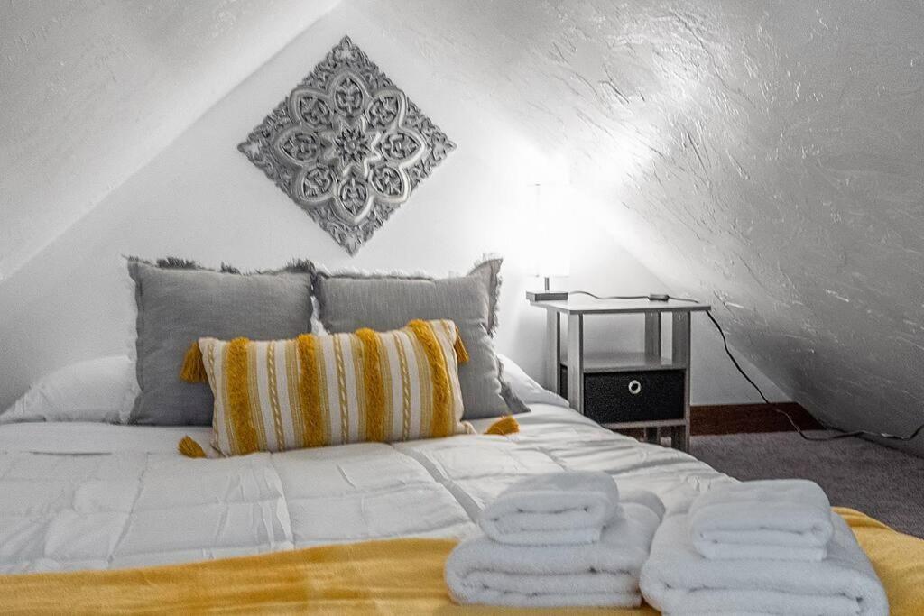 New!! Lovely Unit W/ Private Hot Tub And Patio! Laconia Exteriör bild