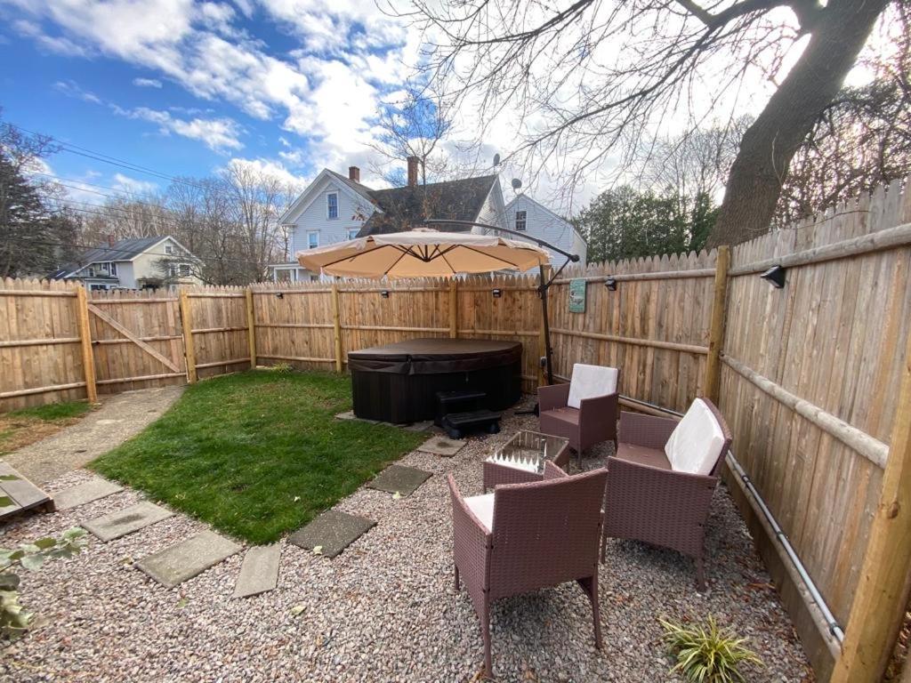 New!! Lovely Unit W/ Private Hot Tub And Patio! Laconia Exteriör bild